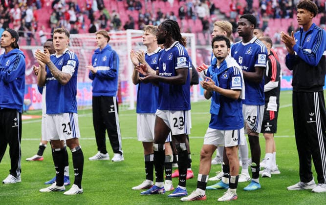 RB Leipzig vs. Hamburger SV, Bundesliga, Leipzig, September 13, 2026, Red Bull Arena, Soccer, Bundesliga 1, Matchday 3, RB Leipzig vs. Hamburger SV 5–0, Pictured: Disappointment among the Hamburg players after the game. For editorial use only. DFL and DFB regulations prohibit any use of photographs as image sequences and or quasi-video.