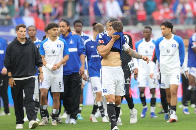 September 13, 2026, xtgx, Soccer, Bundesliga 1, RB Leipzig vs. Hamburger SV, from left: Nicolai Remberg (Hamburg), 21 disappointed, looks disappointed, dejected, disappointed DFL DFB REGULATIONS PROHIBIT ANY USE OF PHOTOGRAPHS as IMAGE SEQUENCES and or QUASI-VIDEO Leipzig