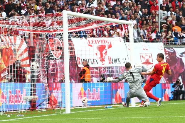 RB Leipzig vs. Hamburger SV, Bundesliga, Leipzig, September 13, 2026, Red Bull Arena, Soccer, Men, 2026–2027 Season, Bundesliga 1, Matchday 3, RB Leipzig vs. Hamburger SV, Pictured: Goal for Leipzig, Willi Orban 4, RB Leipzig scores to make it 3–0,