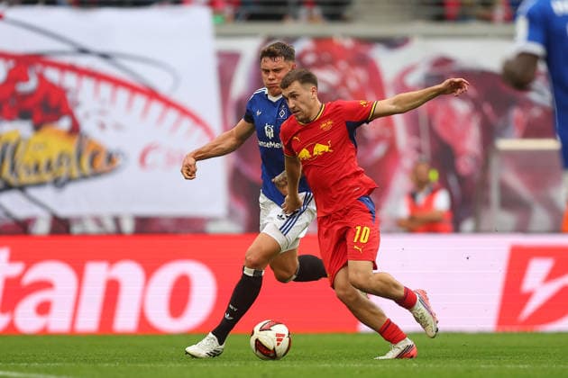 RB Leipzig vs. Hamburger SV, Bundesliga, Leipzig, September 13, 2026, Red Bull Arena, Soccer, Men s, 2026–2027 Season, Bundesliga 1, Matchday 3, RB Leipzig vs. Hamburger SV, Pictured from left: Nicolai Remberg (21), HSV, and Brajan Gruda (10), RB Leipzig,