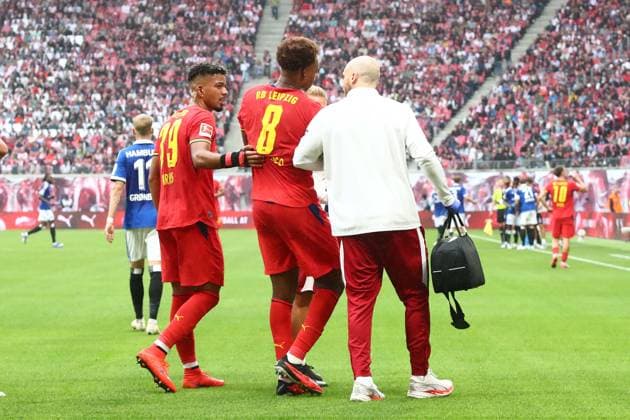 RB Leipzig vs. Hamburger SV, Bundesliga, Leipzig, September 13, 2026, Red Bull Arena, Soccer, Men, 2026–2027 Season, Bundesliga 1, Matchday 3, RB Leipzig vs. Hamburger SV 5–0 (2–0), Pictured: Assan Ouedraogo (8), who was substituted due to injury,