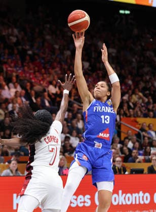 Kahleah Copper, Janelle Salaun on the ball, one-on-one, game action, sports, basketball, FIBA World Cup, World Championship, Women s World Cup, Final, 2026–2027 season, September 13, 2026, France vs. USA