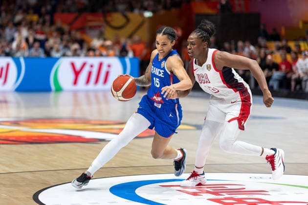 Gabby Williams (France), No. 15, dribbling; Chelsea Gray (USA), 08, Germany, USA vs. France, basketball, 2026 FIBA Women’s World Cup, Final, September 13, 2026, Germany, USA vs. France, basketball, 2026 FIBA Women’s World Cup, Final, September 13, 2026, Berlin Copyright: xEibner-Pressefoto MaxxVincenx EP_MVN