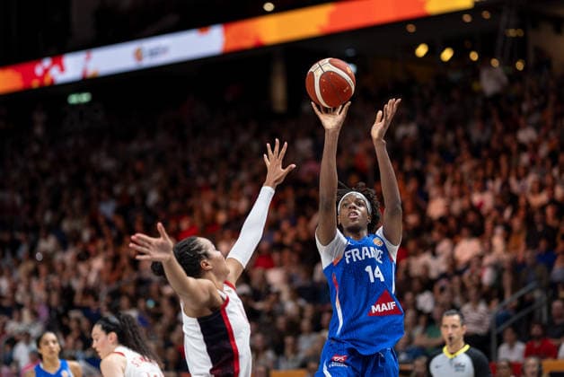 Dominique Malonga (France), 14 on the shot, Napheesa Collier (USA), 11, GER, USA vs. France, Basketball, 2026 FIBA Women s World Cup, Final, September 13, 2026, GER, USA vs. France, Basketball, FIBA Women’s World Cup 2026, Final, September 13, 2026, Berlin Copyright: xEibner-Pressefoto MaxxVincenx EP_MVN