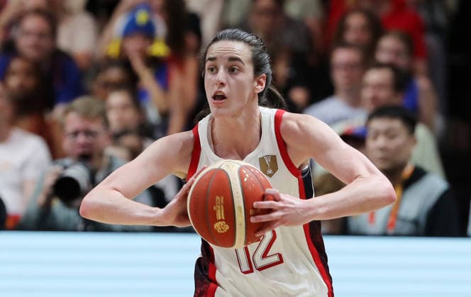 Caitlin Clark with the ball, action, upper body, sports, basketball, FIBA World Cup, World Championship, Women s World Cup, Final, 2026–2027 season, September 13, 2026, France vs. USA