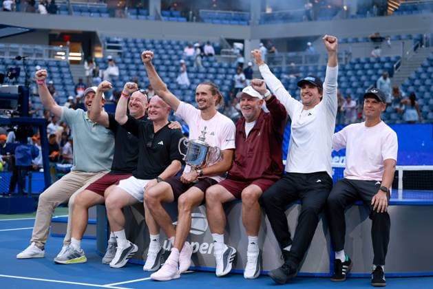 Alexander Zverev of Germany celebrates with the trophy and his family and coaching team 2026 US Open, Day Fifteen, USTA Billie Jean King National Tennis Center, New York, USA - 13 Sep 2026New York USTA Billie Jean King National T New York (NY) United States of America EDITORIAL USE ONLY No use with unauthorised audio, video, data, fixture lists, club league logos or live services. Online in-match use limited to 120 images, no video emulation. No use in betting, games or single club league player publications. Copyright: xEllaxLing Shutterstockx 17140166bk