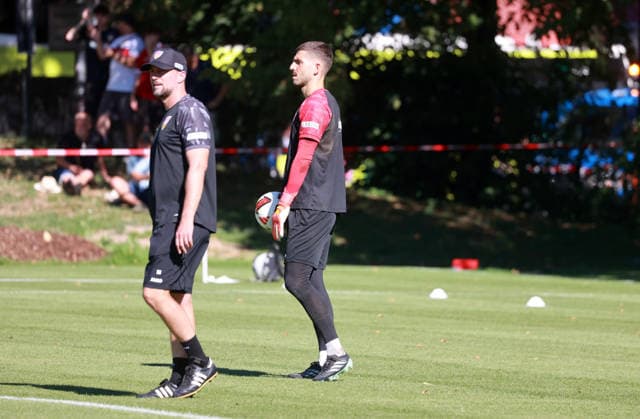September 15, 2026 VfB Stuttgart Practice, Stuttgart, Germany, September 15, 2026, Soccer, Bundesliga, 2026–2027 Season, VfB Stuttgart Practice, from left: Sebastian Hoeneß (Coach), Fabian Bredlow