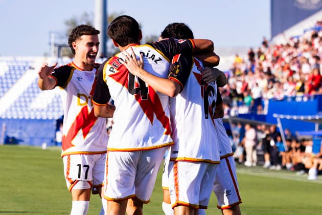Rayo Vallecano vs. Espanyol, La Liga EA Sports 2026, September 15, 2026, Estadio Butarque, Leganés, Madrid, Spain Álvaro García of Rayo Vallecano celebrates his goal with his teammates during the La Liga EA Sports match between Rayo Vallecano and Espanyol at Estadio Butarque on September 15, 2026, in Leganés, Madrid, Spain Leganés Estadio Butarque Madrid Spain Copyright: xAlejandroxMatiasxAcostax