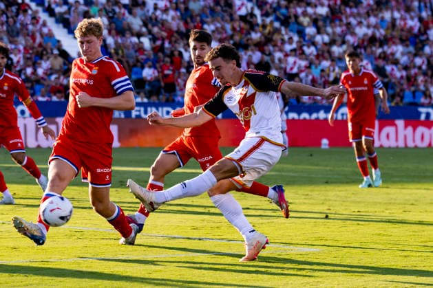 Rayo Vallecano vs. Espanyol, La Liga EA Sports 2026, September 15, 2026, Estadio Butarque, Leganés, Madrid, Spain Adria Pedrosa of Rayo Vallecano scores his goal—Rayo Vallecano’s second—during the La Liga EA Sports match between Rayo Vallecano and Espanyol at Estadio Butarque on September 15, 2026, in Leganés, Madrid, Spain Leganés Estadio Butarque Madrid Spain Copyright: xAlejandroxMatiasxAcostax