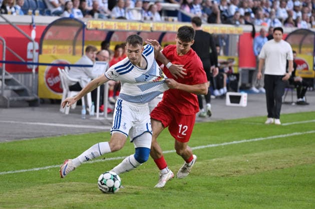 Max Besuschkow (MSV Duisburg), left, against Eryk Grzywacz (TSV Havelse), September 15, 2026, Soccer, 3rd Division, 2026–27 season, Matchday 6, MSV Duisburg vs. TSV Havelse. DFB regulations prohibit any use of photographs as image sequences and or quasi-video. Duisburg, Schauinsland Reisen Arena, North Rhine-Westphalia, Germany Team2