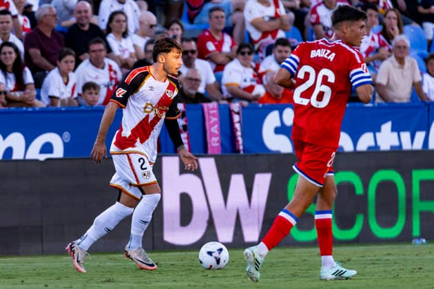 Rayo Vallecano vs. Espanyol, La Liga EA Sports 2026, September 15, 2026, Estadio Butarque, Leganés, Madrid, Spain Andrei Ratiu is defended by Rafael Bauza of Espanyol during a La Liga EA Sports match between Rayo Vallecano and Espanyol at Estadio Butarque on September 15, 2026, in Leganés, Madrid, Spain Leganés Estadio Butarque Madrid Spain Copyright: xAlejandroxMatiasxAcostax