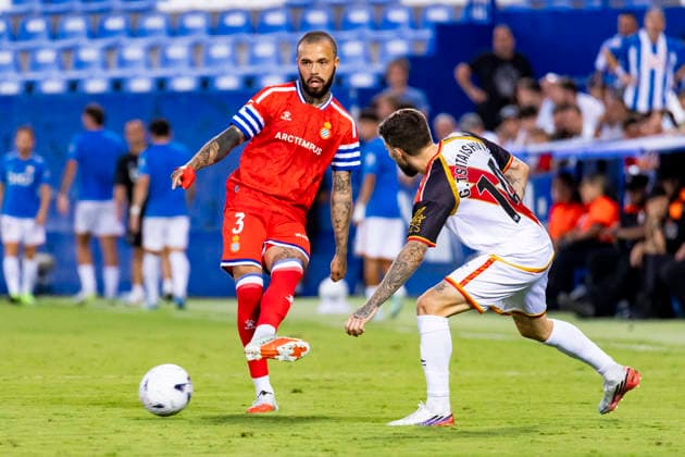 Rayo Vallecano vs. Espanyol, La Liga EA Sports 2026, September 15, 2026, Estadio Butarque, Leganés, Madrid, Spain Quilindschy Hartman of Espanyol is defended by Heorhii Tsitaishvili during a La Liga EA Sports match between Rayo Vallecano and Espanyol at Estadio Butarque on September 15, 2026, in Leganés, Madrid, Spain Leganés Estadio Butarque Madrid Spain Copyright: xAlejandroxMatiasxAcostax
