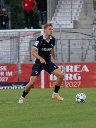 Cropped photo of Nick Seidel, SC Verl, 05 on the ball, full-body single image, archive, cropped, GER, soccer, SG Sonnenhof Grossaspach vs. SC Verl, 3rd League, Matchday 6, Aspach, 2026–2027 season, September 15, 2026 GER, Soccer, SG Sonnenhof Grossaspach vs. SC Verl, 3rd Division, Matchday 6, 2026–2027 season, September 15, 2026 Aspach Copyright: xCarstenxSchweringx EP_CSG