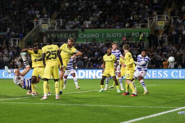 Paudie O Connor of Reading scores a bicycle kick goal, which is later disallowed Reading v Brentford, Carabao Cup Third Round, Football, Select Car Leasing Stadium, Reading, UK, 15 09 2026, England - 15 Sep 2026Reading Select Car Leasing Stadium England United Kingdom EDITORIAL USE ONLY No use with unauthorised audio, video, data, fixture lists, club league logos or live services. Online in-match use limited to 120 images, no video emulation. No use in betting, games or single club league player publications. Copyright: xHanc WiredxPhotos Shutterstockx 17152833j
