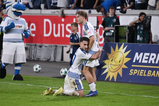 Celebration 2 1 Patrick Sussek, MSV Duisburg, right, and Can Coskun, MSV Duisburg, September 15, 2026, Soccer, 3rd Division, 2026–27 season, Matchday 6, MSV Duisburg vs. TSV Havelse. DFB regulations prohibit any use of photographs as image sequences and or quasi-video. Duisburg, Schauinsland Reisen Arena, North Rhine-Westphalia, Germany Team2