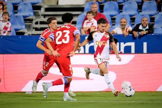 September 15, 2026, Leganes, Madrid, Spain: Adria Pedrosa of Rayo Vallecano in action during the Spanish League, LaLiga EA Sports, football match played between Rayo Vallecano and RCD Espanyol at Onetime Butarque stadium on September 15, 2026, in Leganes, Madrid, Spain. Rayo Vallecano V RCD Espanyol - LaLiga EA Sports - ZUMAa181 20260915_zaa_a181_195 Copyright: xAngelxPerezxMecax