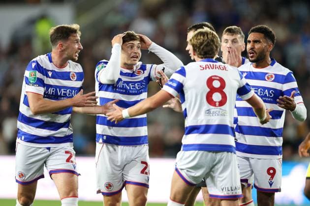Players of Reading reacts after Paudie O Connor of Reading bicycle kick goal was disallowed Reading v Brentford, Carabao Cup Third Round, Football, Select Car Leasing Stadium, Reading, UK, 15 09 2026, England - 15 Sep 2026Reading Select Car Leasing Stadium England United Kingdom EDITORIAL USE ONLY No use with unauthorised audio, video, data, fixture lists, club league logos or live services. Online in-match use limited to 120 images, no video emulation. No use in betting, games or single club league player publications. Copyright: xHanc WiredxPhotos Shutterstockx 17152833p