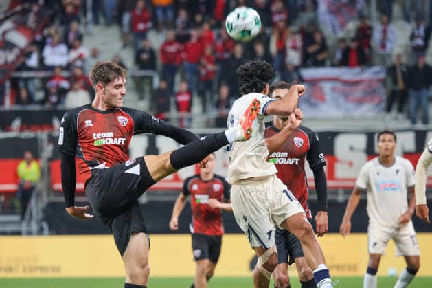 Elias Decker of FC Ingolstadt 04, No. 4, attempts to play high, long balls at the end of the match between FC Ingolstadt 04 and TSG Hoffenheim II on September 16, 2026, DFB regulations prohibit any use of photographs as image sequences and or quasi-video. GER, Soccer, 3. Liga, Matchday 6, FC Ingolstadt 04 vs. TSG Hoffenheim II, September 16, 2026, Audi Sportpark Ingolstadt Copyright: xEibner-Pressefoto OliverxSTRISCHx EP-OSH