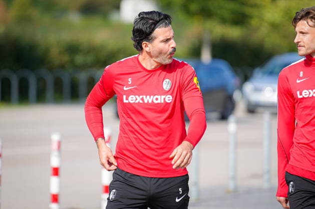 Soccer, Bundesliga, Men s, SC Freiburg Training at Europa-Park Stadium, Sports, Europa-Park Stadium, Anthony Jung (SC Freiburg 5), Maximilian Eggestein (SC Freiburg), 08 Freiburg, Europa-Park Stadium, Baden-Württemberg, Germany Copyright: xFINLEYxMÖRCHx