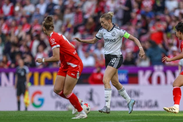 GER, Mainz, FSV Mainz 05 vs. Eintracht Frankfurt, Google Pixel Women s Bundesliga, Soccer, DFB, 2026–2027 Season, MEWA Arena, Matchday 5 in pictures (from left): Saskia Matheis, Mainz 05 Women s U-19, Laura Freigang, Eintracht Frankfurt Women’s Team, No. 10. DFB and DFL regulations prohibit any use of photographs as image sequences and or quasi-video. September 18, 2026 Copyright: HMBxMedia HendrikxHamelau