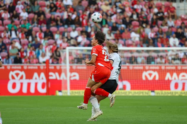 September 18, 2026, xusrbx, Soccer, Google Pixel, Women s Bundesliga, FSV Mainz 05 vs. Eintracht Frankfurt; Emma Junold (FSV Mainz 05), 22; Noemi Ivelj (Eintracht Frankfurt), 4; header, header duel, Mainz