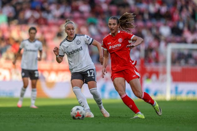 GER, Mainz, FSV Mainz 05 vs. Eintracht Frankfurt, Google Pixel Women s Bundesliga, Soccer, DFB, 2026–2027 Season, MEWA Arena, Matchday 5 in pictures: from left, Pia Sophie Wolter, Eintracht Frankfurt Women s Team 17, Mattson Strickler, Mainz 05 Women’s Team, No. 13. DFB and DFL regulations prohibit any use of photographs as image sequences and or quasi-video. September 18, 2026 Copyright: HMBxMedia HendrikxHamelau