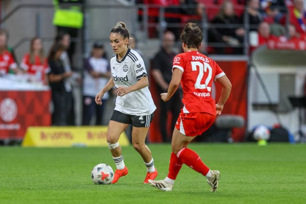 GER, Mainz, FSV Mainz 05 vs. Eintracht Frankfurt, Google Pixel Women s Bundesliga, Soccer, DFB, 2026–2027 Season, MEWA Arena, Matchday 5 in Pictures: From left, Ereleta Memeti, Eintracht Frankfurt Women s Team No. 7, Emma Junold, Mainz 05 Women 22. DFB and DFL regulations prohibit any use of photographs as image sequences and or quasi-video. September 18, 2026 Copyright: HMBxMedia HendrikxHamelau