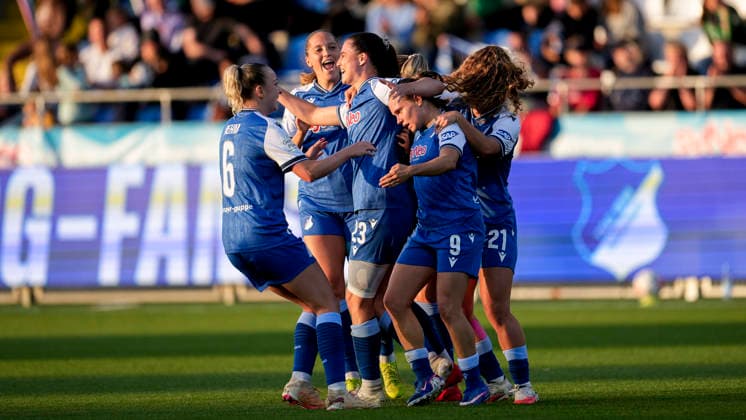 From left: Vanessa Diehm (TSG), 6; Lisann Kaut (TSG), 4; goal scorer Chiara Hahn (TSG), 23; Marie Steiner (TSG), 9, Laia Martret Jimenez (TSG), 21, players from TSG 1899 Hoffenheim celebrating the 1–0 goal, Celebration, goal celebration, scoring a goal, celebrate the goal, goal, celebration, celebrating the goal, joy, happiness, happy, optimistic, positive, game scene, highlight, action, 18 09 2026, Sinsheim, Hoffenheim, Germany, soccer, Google Pixel Women’s Bundesliga, TSG 1899 Hoffenheim vs. VfL Wolfsburg, DFB and DFL regulations prohibit any use of photographs as image sequences and or quasi-video xozx