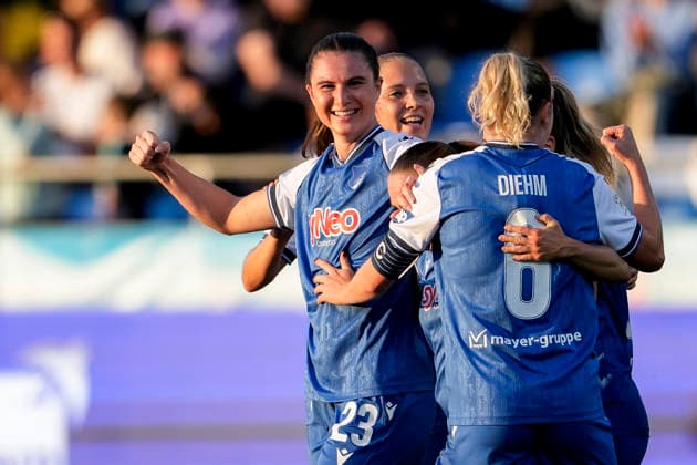 From left: Goal scorer Chiara Hahn (TSG), 23; Lisann Kaut (TSG), 4; Vanessa Diehm (TSG), 6; Players from TSG 1899 Hoffenheim celebrate the 1-0 goal, Celebration, Goal celebration, Goal scored, celebrate the goal, goal, celebration, celebrating the goal, Joy, Happiness, delighted, optimistic, positive, Game scene, Highlight, Action, 18 09 2026, Sinsheim, Hoffenheim, Germany, soccer, Google Pixel Women’s Bundesliga, TSG 1899 Hoffenheim vs. VfL Wolfsburg, DFB and DFL regulations prohibit any use of photographs as image sequences and or quasi-video xozx