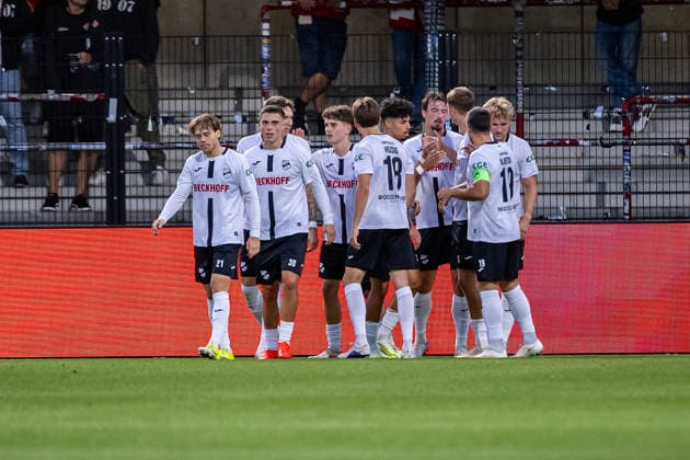 The SC Verl players celebrate the goal that makes it 1–0. Janne Berner, SC Verl, 34 GER, SC Verl vs. FC Würzburger Kickers, soccer, 3rd Division, Matchday 7, 2026–2027 season, September 18, 2026 DFL regulations prohibit any use of photographs as image sequences and or quasi-video GER, SC Verl vs. FC Würzburg Kickers, soccer, 3rd League, Matchday 7, 2026–2027 season, September 18, 2026, Verl Copyright: xEibner-Pressefoto JanxRollingerx EP_JSK