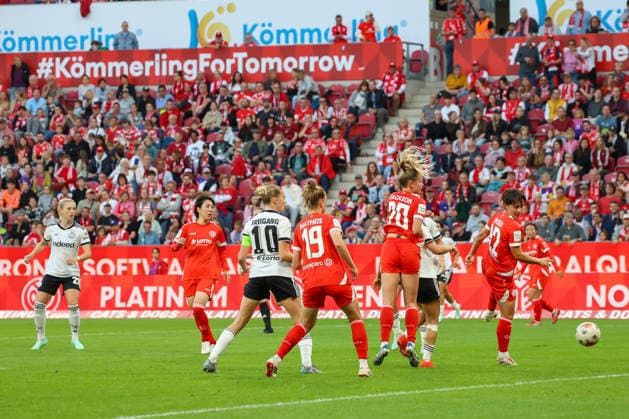 September 18, 2026, xusrbx, Soccer Google Pixel Women s Bundesliga, FSV Mainz 05 vs. Eintracht Frankfurt, Sabina Jackson (FSV Mainz 05), 20, Emma Junold FSV Mainz 05, 22, Goal Scorers, Penalty Area, Penalty Area Scene, Mainz