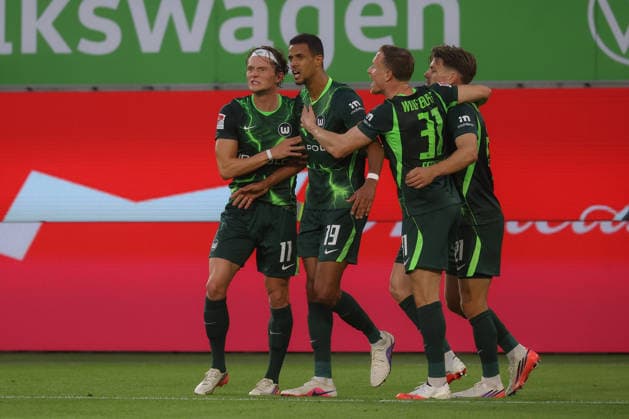 September 18, 2026, xgox, Soccer, 2. Bundesliga, VfL Wolfsburg vs. SV Darmstadt 98, Robert Glatzel (Wolfsburg), celebrating after scoring the 2-1 goal, Goal celebration, celebrating the goal, DFL and DFB regulations prohibit any use of photographs as image sequences and or quasi-video, Wolfsburg