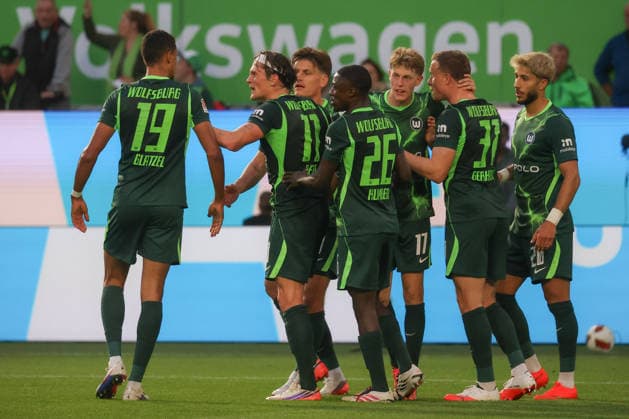 September 18, 2026, xgox, Soccer, 2. Bundesliga, VfL Wolfsburg vs. SV Darmstadt 98, Robert Glatzel (Wolfsburg), celebrating after scoring the 2-1 goal, Goal celebration, celebrating the goal, DFL and DFB regulations prohibit any use of photographs as image sequences and or quasi-video, Wolfsburg