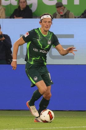 September 18, 2026, xgox, Soccer, 2. Bundesliga, VfL Wolfsburg vs. SV Darmstadt 98, Fabian Reese (Wolfsburg), 11 free kicks, single frame, full-body shot, single frame. DFL and DFB regulations prohibit any use of photographs as image sequences and or quasi-video. Wolfsburg