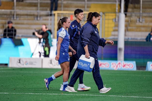 Germany Soccer Season 2026–2027, Google Pixel Women s Bundesliga, Matchday 5, TSG 1899 Hoffenheim vs. VfL Wolfsburg, Dietmar Hopp Stadium, Hoffenheim, Marie Steiner, TSG Hoffenheim, 9, after an injury, with doctors, facial expressions, emotion, Hoffenheim, Dietmar Hopp Stadium, Germany Copyright: xBennetxLongx