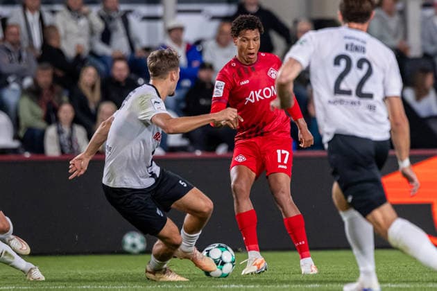 L R Nick Seidel (SC Verl), No. 05, in a tackle with Liam Omore (FC Wuerzburger Kickers), No. 17, GER, SC Verl vs. FC Wuerzburger Kickers, Soccer, 3rd Division, Matchday 7, 2026–2027 Season, September 18, 2026 DFL regulations prohibit any use of photographs as image sequences and or quasi-video GER, SC Verl vs. FC Würzburger Kickers, Soccer, 3rd League, Matchday 7, 2026–2027 season, September 18, 2026, Verl Copyright: xEibner-Pressefoto JanxRollingerx EP_JSK