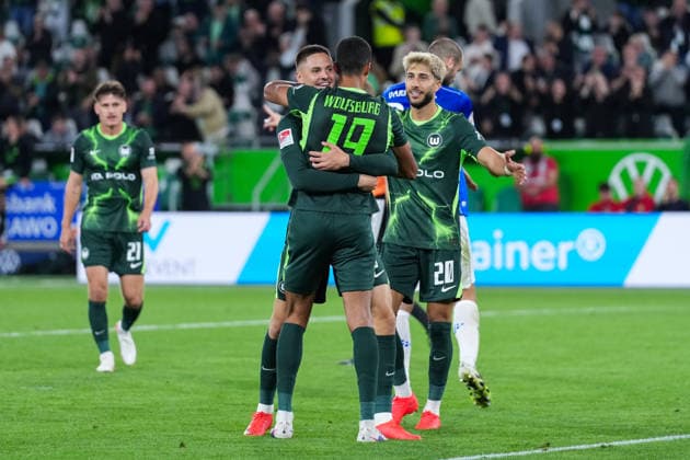 September 18, 2026, xydrx, Men s, Soccer, 2. Bundesliga, VfL Wolfsburg vs. SV Darmstadt 98, 2026–2027 season, Volkswagen Arena: Celebrations after VfL Wolfsburg’s 5–1 goal scored by Robert Glatzel (VfL Wolfsburg), 19 along with Bence Dardai (VfL Wolfsburg, 8) and Muhammed Damar (VfL Wolfsburg, 20); DFB regulations prohibit any use of photographs as image sequences and or quasi-video Copyright: HMBxMedia YannisxDreimann