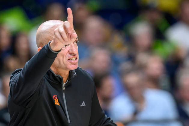 Pictured from left: Rodrigo Pastore, NINERS Chemnitz, coach, sad, depressed, angry, GER, Berlin, basketball, Alba Berlin and the Niners Chemnitz, BBL season opener, opening game, at the UBER Arena, September 18, 2026, Copyright: HMBxMedia UwexKoch