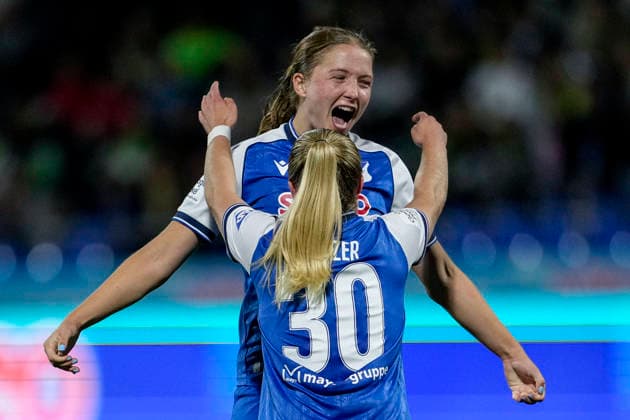 From left: Jonna van de Velde (TSG), 25, Nadine Bitzer (TSG), 30, players from TSG 1899 Hoffenheim, Celebration after the final whistle, joy over the victory, winners, celebrating, cheerful, positive, happy, optimistic, highlight, action, September 18, 2026, Sinsheim, Hoffenheim, Germany, soccer, Google Pixel Women’s Bundesliga, TSG 1899 Hoffenheim vs. VfL Wolfsburg, DFB and DFL regulations prohibit any use of photographs as image sequences and or quasi-video xozx