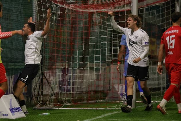 September 18, 2026, Soccer, Men’s, 2026–2027 Season, Bavarian Regional League, Matchday 10: TSV Buchbach vs. FC Schweinfurt 05. From left: Schweinfurt celebrates the 1–1 draw thanks to Nils Piwernetz of FC Schweinfurt 05, 19, Maximilian Stahl, FC Schweinfurt 05, 32, Buchbach SMR Arena, Bavaria, Germany