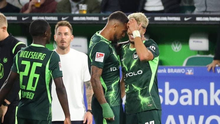 VfL vs. Darmstadt, 2. Bundesliga, Wolfsburg, September 18, 2026, Soccer, Men s, 2. Bundesliga, 2026–2027 Season, VfL Wolfsburg vs. SV Darmstadt 98: Muhammed Damar of VfL Wolfsburg celebrates with Vinicius Vini Souza of VfL Wolfsburg after his goal to make it 4–1. DFL and DFB regulations prohibit any use of photographs as image sequences and or quasi-video Volkswagen Arena, Lower Saxony, Germany