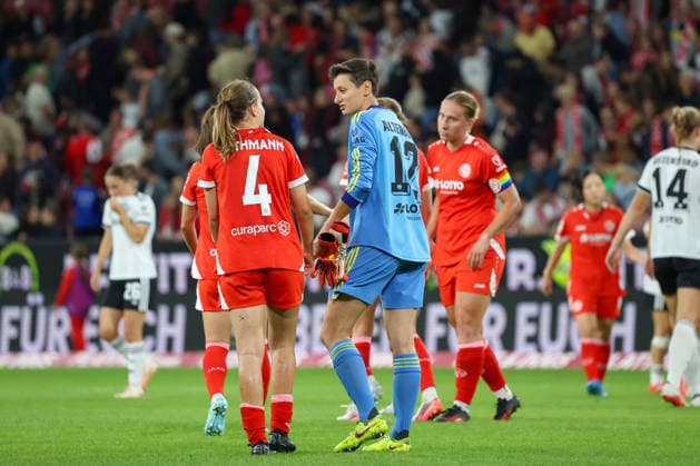 September 18, 2026, xusrbx, Soccer, Google Pixel, Women s Bundesliga, FSV Mainz 05 vs. Eintracht Frankfurt, Kara Bathmann (FSV Mainz 05), 4, Lina Altenburg (Eintracht Frankfurt), 12, after the game, Mainz