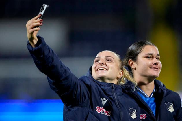 From left: Vanessa Diehm (TSG), 6, Svenja Julia Fölmli (TSG), 19, players from TSG 1899 Hoffenheim, Celebration after the final whistle, joy over the victory, winners, celebrating, cheerful, positive, happy, optimistic, highlight, action, September 18, 2026, Sinsheim, Hoffenheim, Germany, soccer, Google Pixel Women’s Bundesliga, TSG 1899 Hoffenheim vs. VfL Wolfsburg, DFB and DFL regulations prohibit any use of photographs as image sequences and or quasi-video xozx
