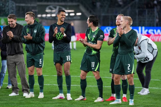 September 18, 2026, xydrx, Men s, Soccer, 2. Bundesliga, VfL Wolfsburg vs. SV Darmstadt 98, 2026–2027 season, Volkswagen Arena: Hauke Wahl (VfL Wolfsburg), 6 Robert Glatzel (VfL Wolfsburg), 19 Fabian Reese (VfL Wolfsburg), 11 Kilian Fischer and Maximilian Arnold (VfL Wolfsburg), 27 VfL Wolfsburg, 2 celebrating the victory. DFB regulations prohibit any use of photographs as image sequences and or quasi-video. Copyright: HMBxMedia YannisxDreimann