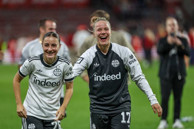 GER, Mainz, FSV Mainz 05 vs. Eintracht Frankfurt, Google Pixel Women s Bundesliga, Soccer, DFB, 2026–2027 Season, MEWA Arena, Matchday 5 in Pictures: Eintracht Frankfurt wins 3–2 on goals and celebrates the victory in front of the fans, Ainhoa Alguacil, Eintracht Frankfurt Women’s Team, age 26, Pia Sophie Wolter, Eintracht Frankfurt Women’s Team, age 17. DFB and DFL regulations prohibit any use of photographs as image sequences and or quasi-video. September 18, 2026 Copyright: HMBxMedia HendrikxHamelau