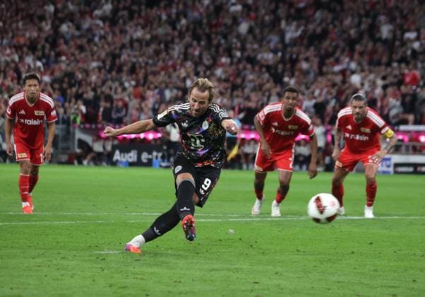 Bayern s No. 9, Harry KANE, scores on a penalty kick to make it 2–0. Soccer, Munich vs. Union Berlin, Bundesliga, FC Bayern Munich vs. 1. FC Union Berlin, Matchday 4, 2026–2027 season, on September 18, 2026, in Munich, ALLIANZ ARENA, Germany Source: Copyright Credit Oryk HAIST xFUSSBALL-BAYERN-UNIONx