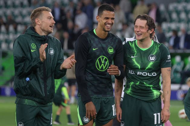 September 18, 2026, xgox, Soccer, 2. Bundesliga, VfL Wolfsburg vs. SV Darmstadt 98, Hauke Wahl (Wolfsburg), 6, Robert Glatzel (Wolfsburg), 19, Fabian Reese (Wolfsburg), 11, Celebrating the victory, Celebrations after the final whistle. DFL and DFB regulations prohibit any use of photographs as image sequences and or quasi-video. Wolfsburg