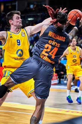 Jonas Mattisseck ALBA BERLIN, 09, COBE WILLIAMS Chemnitz 99, 24, GER, ALBA Berlin vs. Chemnitz 99, Men s Basketball, easy Credit BBL, 2026–27 Season, Matchday 1, September 18, 2026 GER, ALBA Berlin vs. Chemnitz 99, Men s Basketball, easyCredit BBL, 2026–27 Season, Matchday 1, September 18, 2026 Berlin Copyright: xClaudiusxRauch,xEibner-Pressefotox xClaudiusxRauchx EP_CRH