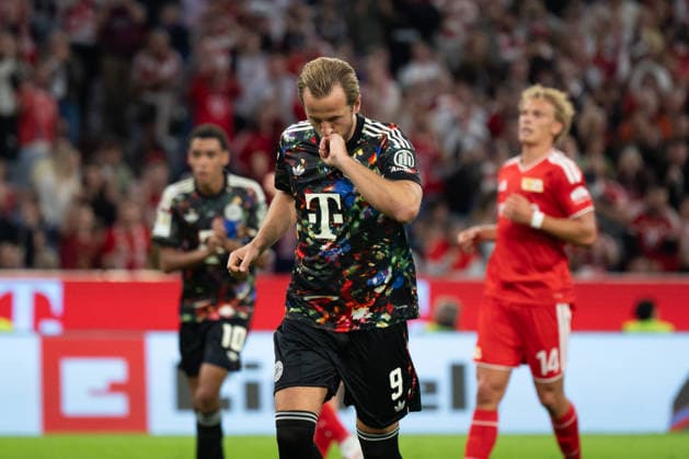 GER, Bavaria, Munich, Soccer, FC Bayern Munich vs. 1. FC Union Berlin, at the Allianz Arena, Munich, Bundesliga, Matchday 4, September 18, 2026, from left: Harry Kane, FC Bayern Munich, 9, goal celebration, joy, emotions, cheering, celebration, goal scored, celebrate, goal celebration, joy, emotions, celebration, cheering, goal scored, celebrate. DFL and DFB regulations prohibit any use of photographs as image sequences and or quasi-video, Copyright: HMB-Media MichaelxNibel