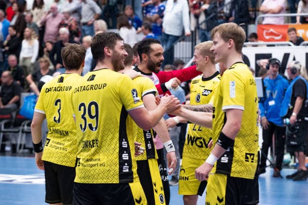 Joy and excitement over the well-deserved victory, with one of the key players, Mohamed Amine Darmoul of TVB Stuttgart (No. 70), the goalkeeper, in the center, HBW Balingen Weilstetten vs. TVB Stuttgart, GER, Opel 1 Handball Bundesliga, Championship, Matchday 5, 2026–2027 season, September 18, 2026, Eibner Press Photo by Andreas Ulmer: HBW Balingen Weilstetten vs. TVB Stuttgart, GER, Opel 1 Handball Bundesliga, Championship, Matchday 5, 2026–2027 Season, September 18, 2026, Balingen Copyright: xEibner-Pressefoto AndreasxUlmerx EP_AUR